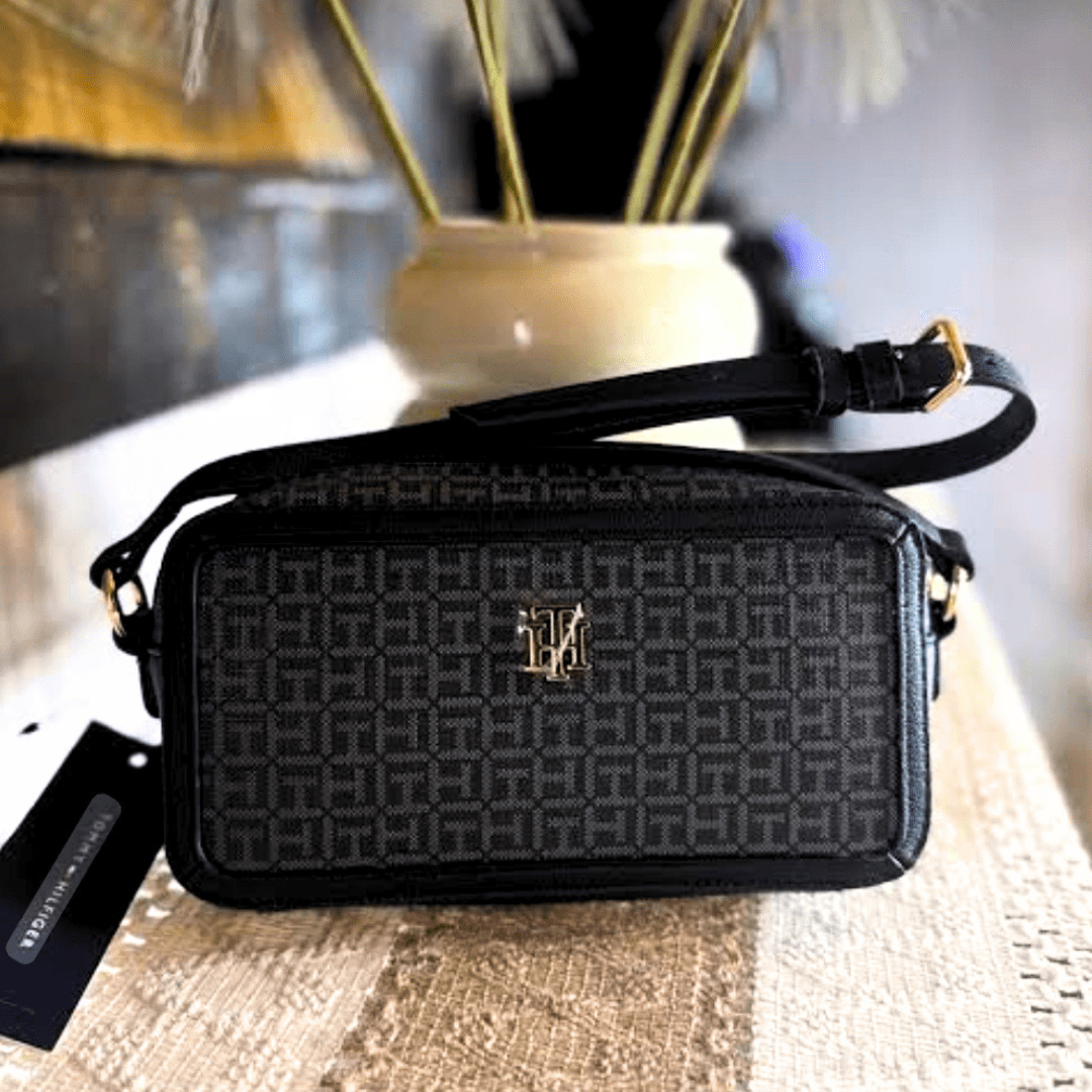 BOLSA CROSSBODY TRANSVERSAL PRETA LOGO XW09089 TOMMY HILFIGER