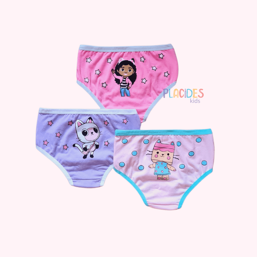 KIT COM 3 CALCINHAS INFANTIS A CASA MAGICA DA GABBY