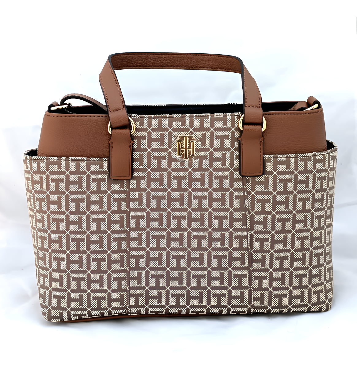 BOLSA COM ALÇA DE OMBRO E MÃO MARROM LOGO 69J8908 TOMMY HILFIGER