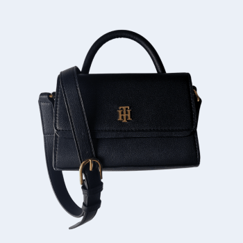 BOLSA CROSSBODY PRETA TRANSVERSAL E ALÇA DE MÃO FERRAGEM DOURADA XW03739 TOMMY HILFIGER