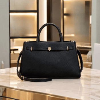 BOLSA COM ALÇA DE OMBRO E MÃO PRETA LOGO XW09251 TOMMY HILFIGER