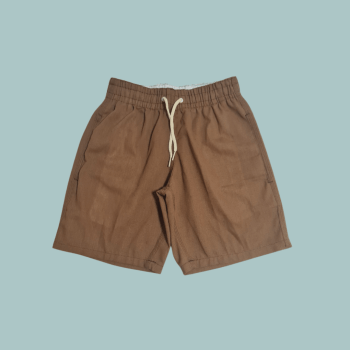 CONJUNTO INFANTIL COM POLO OGOCHI CORAL E BERMUDA CARAMELO